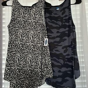 2 Luxe Old Navy Tank tops (Size M)